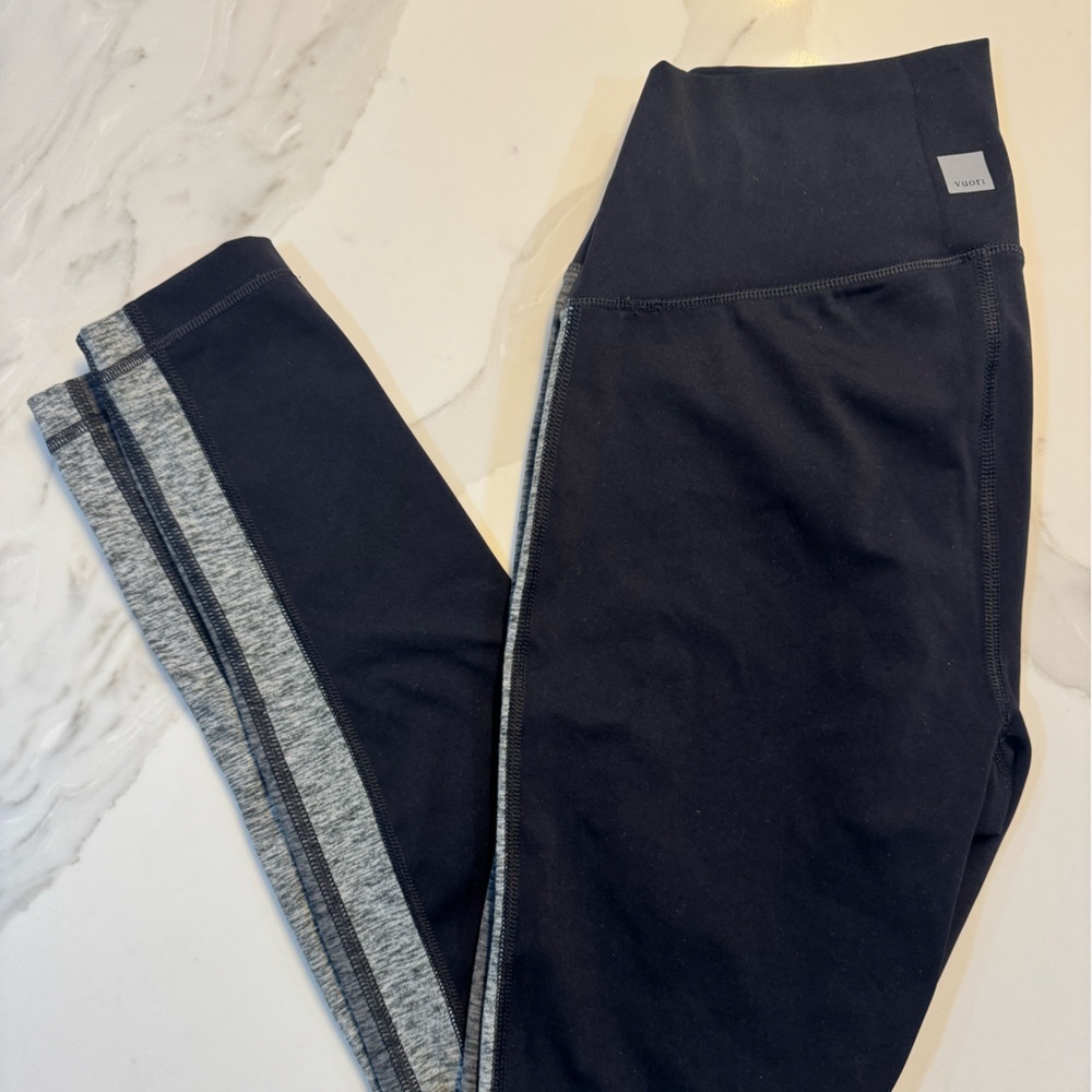 Vuori Black & Grey Leggings